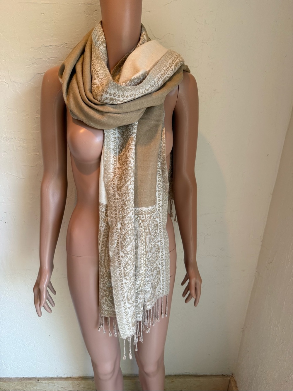 Pashmina Stole Elegant Two-Tone Paisley Fringe Neck Scarf Beige/Cream Bejeweled